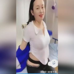 美女洗澡露大胸奶头都露出无遮挡,网络热议的洗澡露胸现象解析