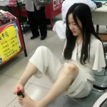 做餐饮的小姐姐加油图片,共筑美食梦想之旅